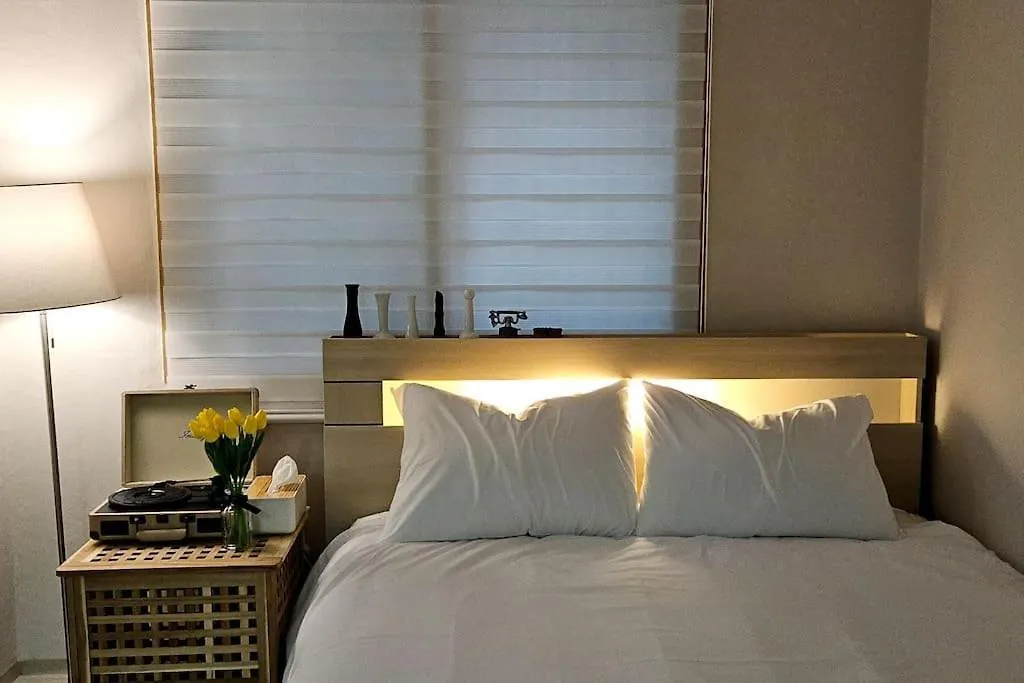 Open Near Seoul Station Apartman